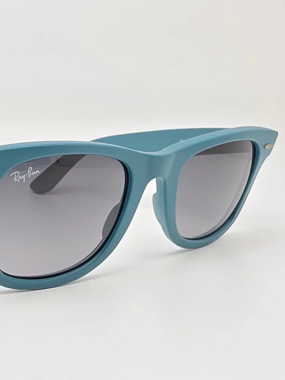 Ray-Ban this listing